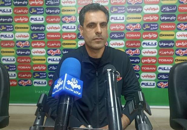 سیاست شمس‌آذر جوان‌گرایی است