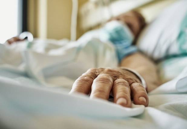 گذر خوزستان از پیک اول آنفلوآنزا با کمترین بستری/ هشدار وقوع پیک دوم در آخر بهمن