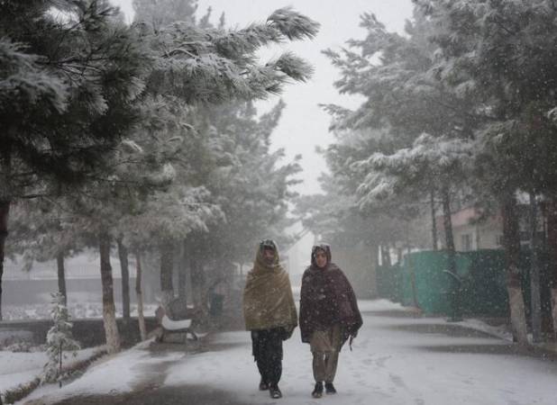 بارش برف و باران شدید در افغانستان جان ۱۱ نفر را گرفت