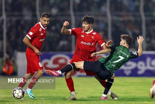 شکست پرسپولیس برابر خیبر در نیمه اول/ سرخپوشان همچنان در بحران نبُردن