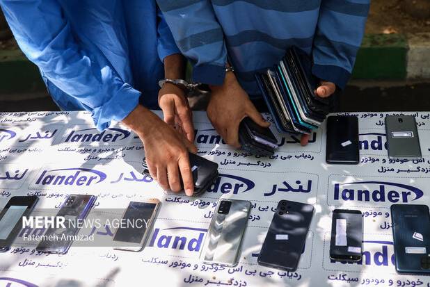 دستگیری باند سارقان تلفن همراه در فردیس