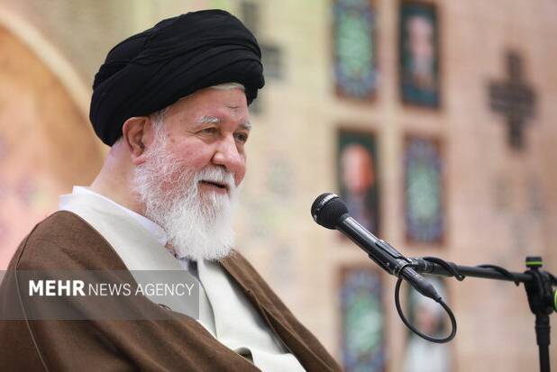 علم الهدی: داشتن روحیه مقاومت راه نجات از بحران ها است