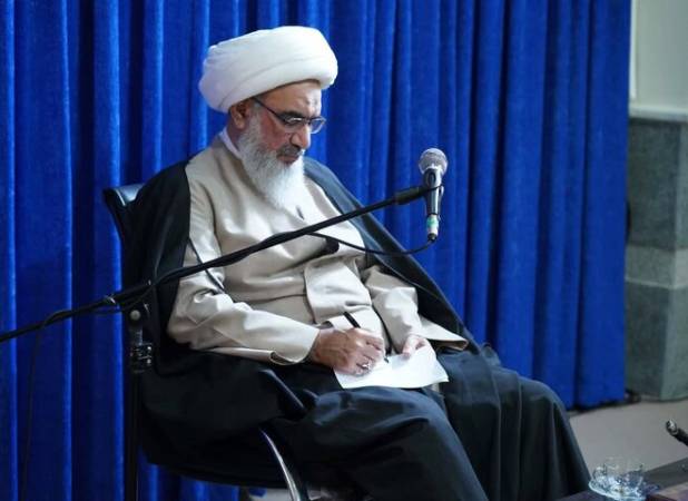 انتقاد امام جمعه بوشهر از معطل ماندن طرح‌ها در فرآیندهای اداری