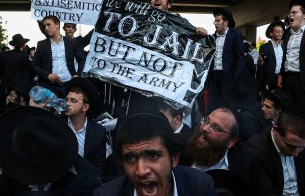 تشدید درگیری‌ها در بنی‌براک؛ زخمی شدن نظامیان صهیونیست درحمله حریدی‌ها