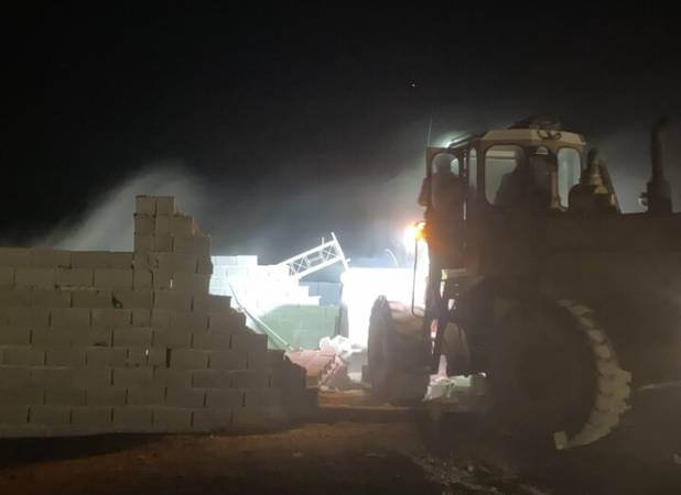 تخریب ۴۰ ویلای غیرمجاز و احیای اراضی کشاورزی در مهریز