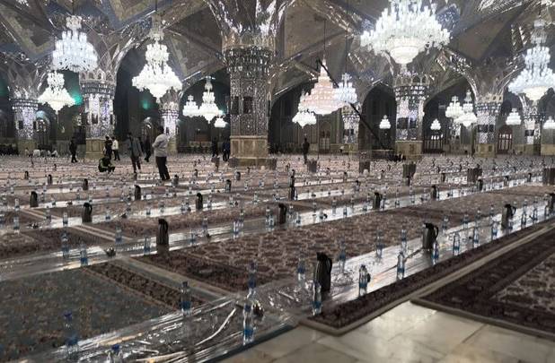 پذیرایی از ۴ هزار نفر از معلمان در ضیافت افطار حرم امام رضا(ع)