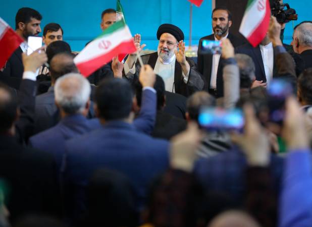 رئیسی این شکلی یاد احمدی‌نژاد را زنده کرد!