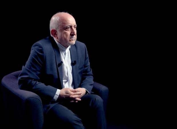 ملت ایران در برابر تجاوز خارجی با جان خود از کشور دفاع خواهد کرد