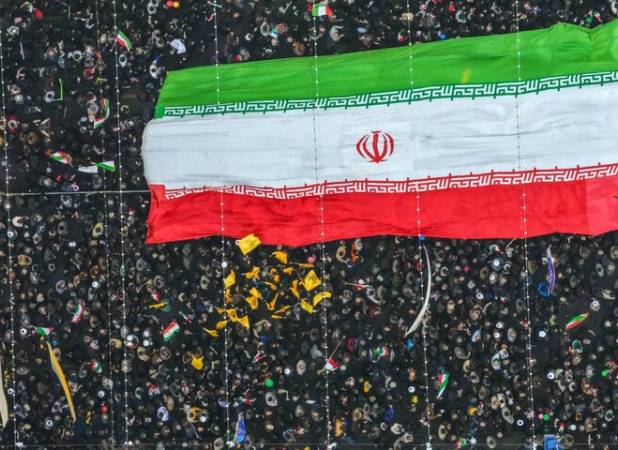 قرائت قطعنامه ۲۲بهمن۱۴۰۴ در حرم مطهر امام رضا(ع) 