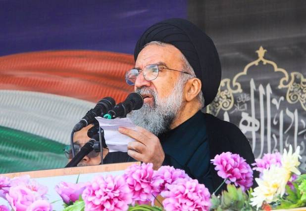 احمد خاتمی: دشمنان با تحریف واقعیت‌ها به جنگ شما آمده‌اند