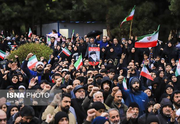 باران غم، اشک غربت؛ کرمان در سوگ امام شهید + عکس و فیلم