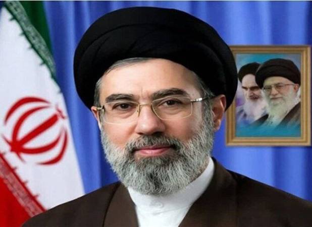 دستور رهبر انقلاب به ادامه خدمت منصوبان رهبر شهید بر اساس  احکام سابق
