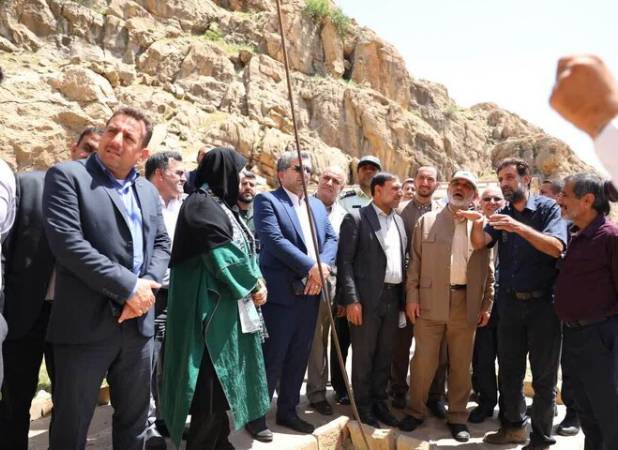 وزیر کشور از محوطه تاریخی «کول فرح» در ایذه بازدید کرد