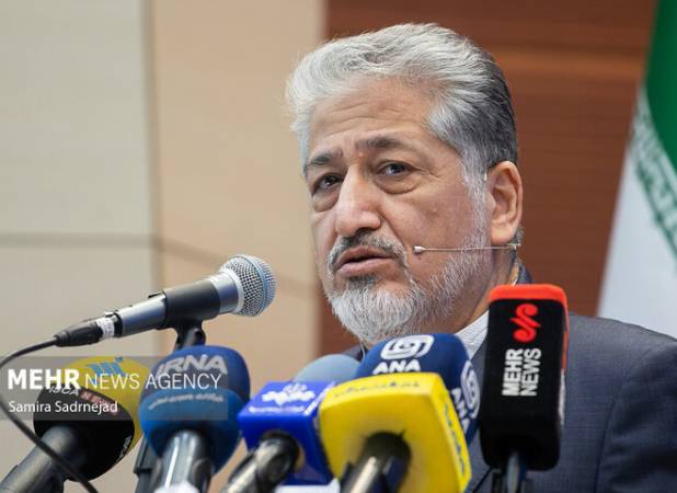 رئیس دانشگاه آزاد: فناوری وام‌گرفته شده، استقلال را می‌شکند