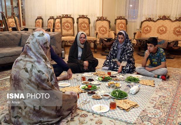 یک متخصص تغذیه: افطار را معادل وعده شام در نظر نگیرید