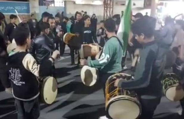 سنج و دمام نوجوانان آبپخشی در سوگ رهبر شهید