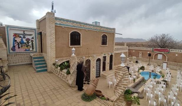 صنایع‌ دستی و اقامتگاه‌های بوم‌گردی دو بازو برای کمک به اقتصاد خانواده