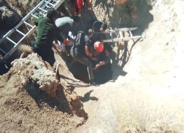 نجات معجزه‌آسای زن جوان از چاه در خرمبید فارس؛عاملان ربایش در دام پلیس