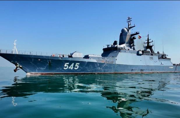 ناو روسی برای شرکت در رزمایش دریایی به بندرعباس رسید