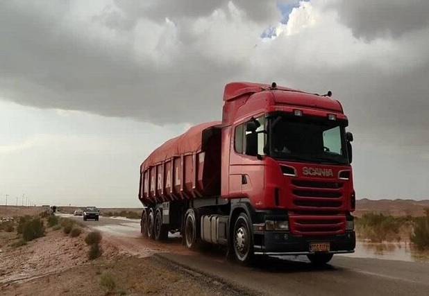 ممنوعیت تردد خودروهای سنگین در محور یزد - طبس در نوروز