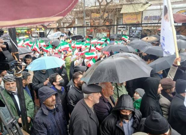 ۲۲ بهمن در سنندج؛ خیابان‌هایی که به نام انقلاب نفس می‌کشیدند