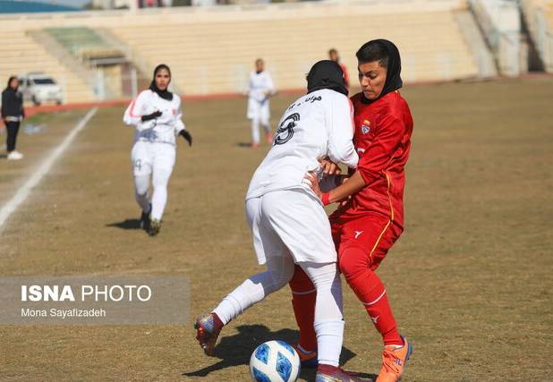 باشگاه‌های خوزستانی از انتخاب‌های رفاقتی برای فوتبال زنان دست بردارند