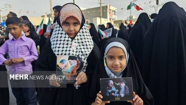 خروش مردم بندر دیر از کرانه‌های نیلگون خلیج فارس