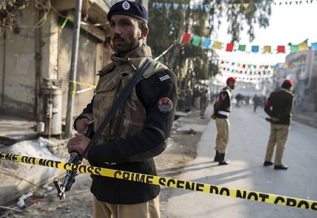 حمله تروریستی به خودرو پلیس در پاکستان؛ ۷ نفر کشته شدند