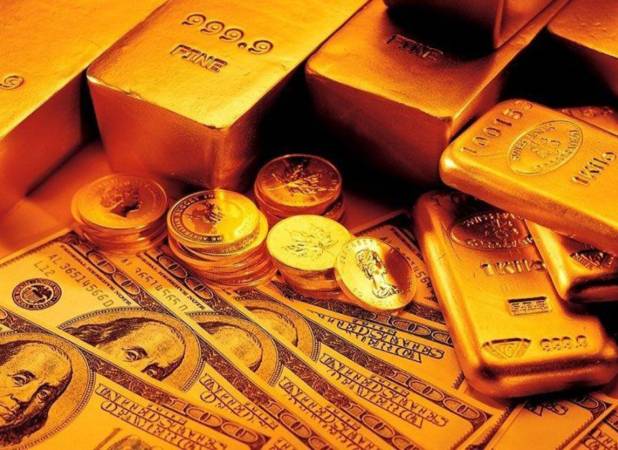 عقب‌نشینی قیمت سکه و دلار در بازار