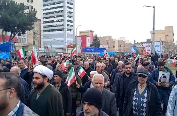 حضور پرشور مردم فردیس در راهپیمایی ۲۲ بهمن