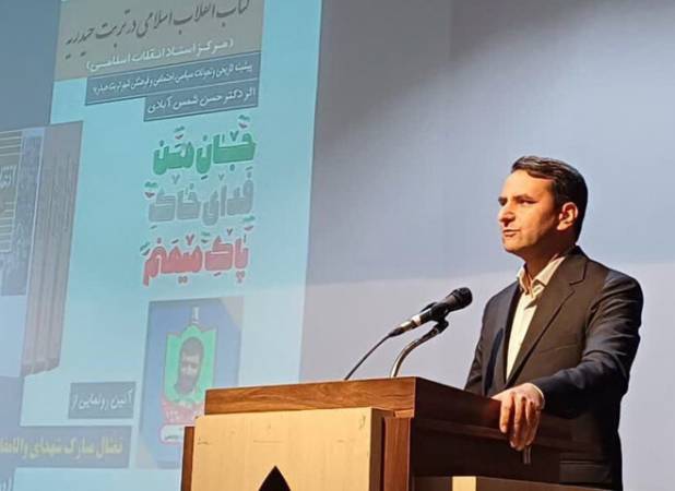 نصب تمثال ۳۰۰ شهید در ورودی شهر تربت حیدریه