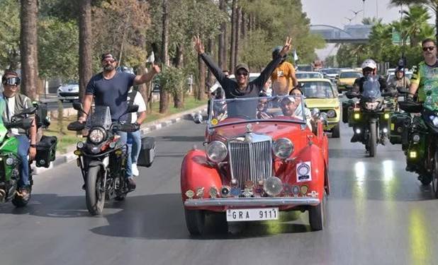 ورود تور رالی گردشگری هندوستان به شیراز