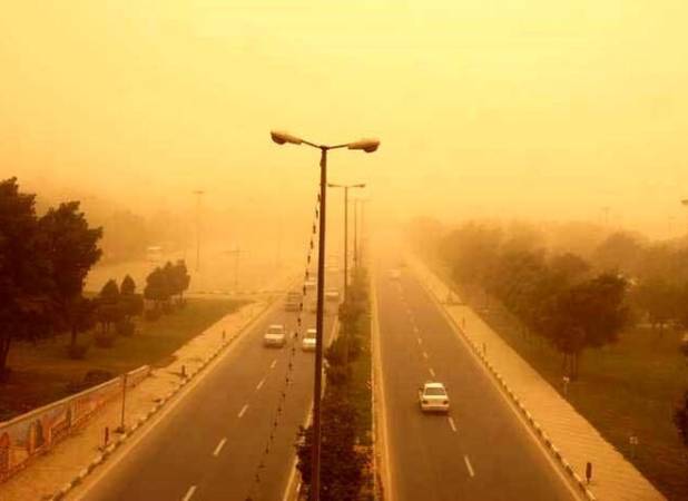 وزش باد و خیزش گرد و خاک در کرمان؛ کاهش دید و کیفیت هوا در راه است
