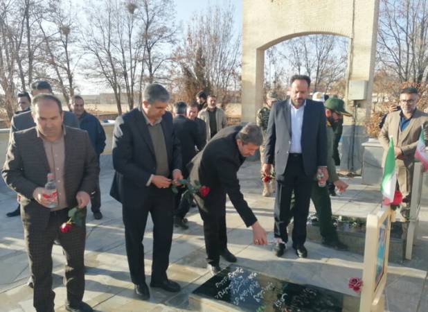 سفر استاندار به سمیرم؛ پروژه‌های عمرانی، ورزشی و برق‌رسانی افتتاح شد