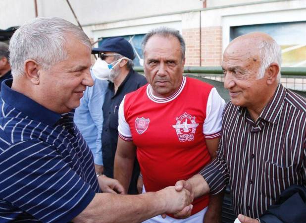 به ولز باختید شبانه به تهران برگردید