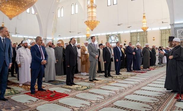 بشار اسد نماز عید قربان را در شهر حلب اقامه کرد +عکس