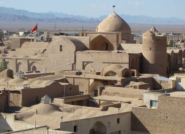 جاذبه‌های گردشگری اردستان چشم انتظار سرمایه گذار