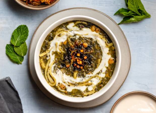 خواص شگفت‌انگیز آش رشته و مورد استفاده در آن