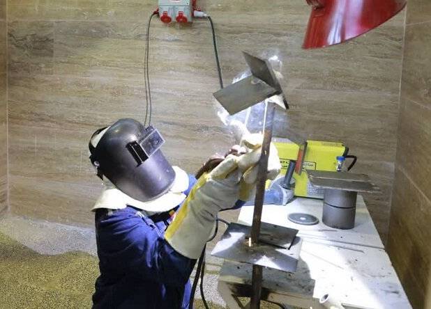 ۱۴ کارگاه آموزش فنی و حرفه ای در ایلام و چوار فعال  است