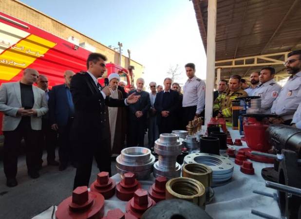 رونمایی از تجهیزات نوین آتش‌نشانی شیراز / شیرهای دفنی در بافت فرسوده نصب می‌شوند