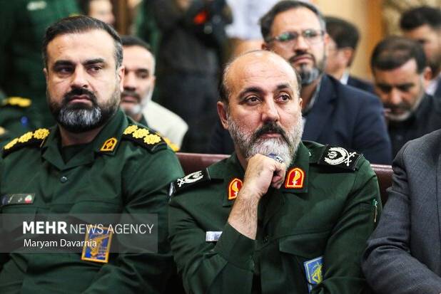 موشک های نیرو های مسلح ایران حضور پرشور مردم است