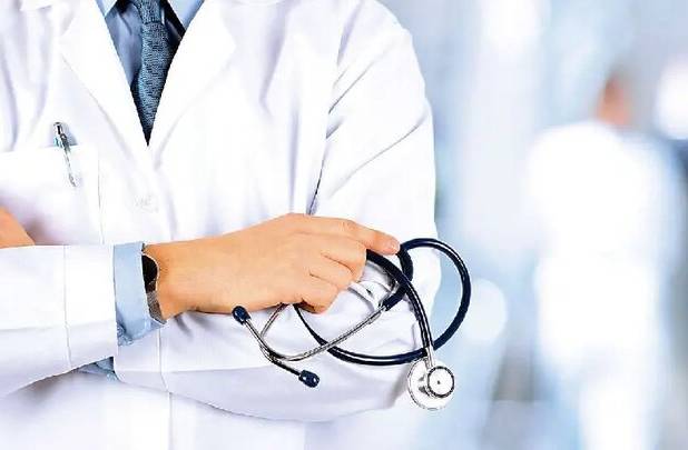 جامعه پزشکی ؛ پشت رهبری و نظام ایستاده‌ایم