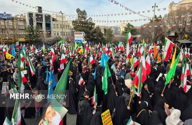 قیام باشکوه قمی‌ها در چهل‌وهفتمین سالگرد پیروزی انقلاب اسلامی