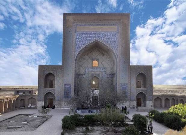 بازدید بیش از ۱۵ هزار مسافر نوروزی از بناهای تاریخی تایباد 