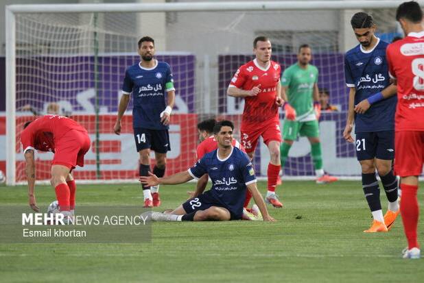 جریمه مشروط بازیکنان و اولتیماتوم جدی به سرمربی پرسپولیس پس از ۴ شکست