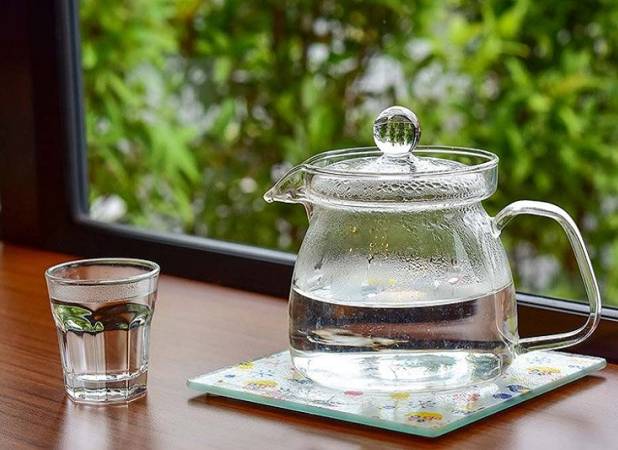 فواید شگفت انگیز مصرف آب گرم برای سلامتی