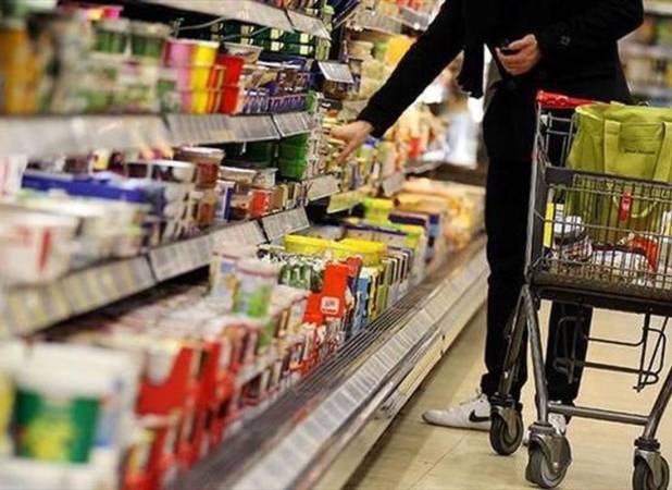 دولت بازار کالاهای اساسی را رها کرده است