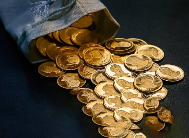 ریزش طلا و سکه در اولین روز کاری هفته