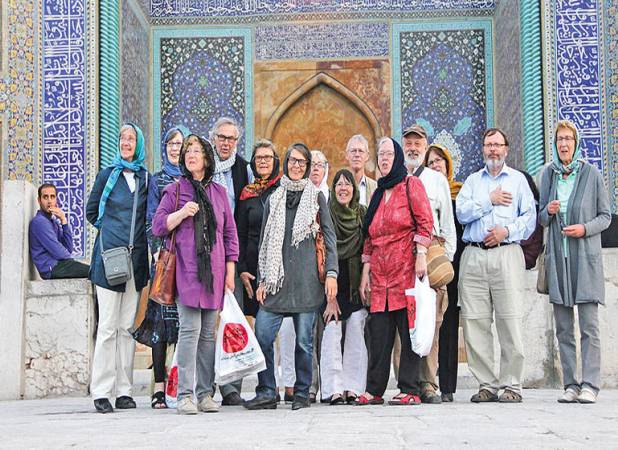 مرزهای ایران به روی گردشگران خارجی باز می‌شود
