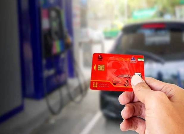 انتقال سهمیه بنزین به کارت بانکی از سال آینده اجرا می‌شود